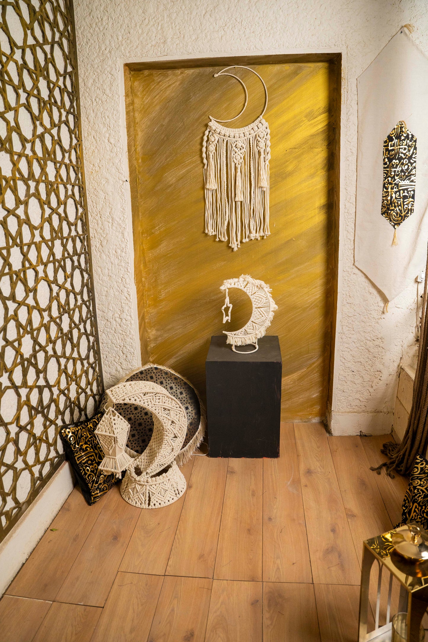 Macrame Crescent moon 400342