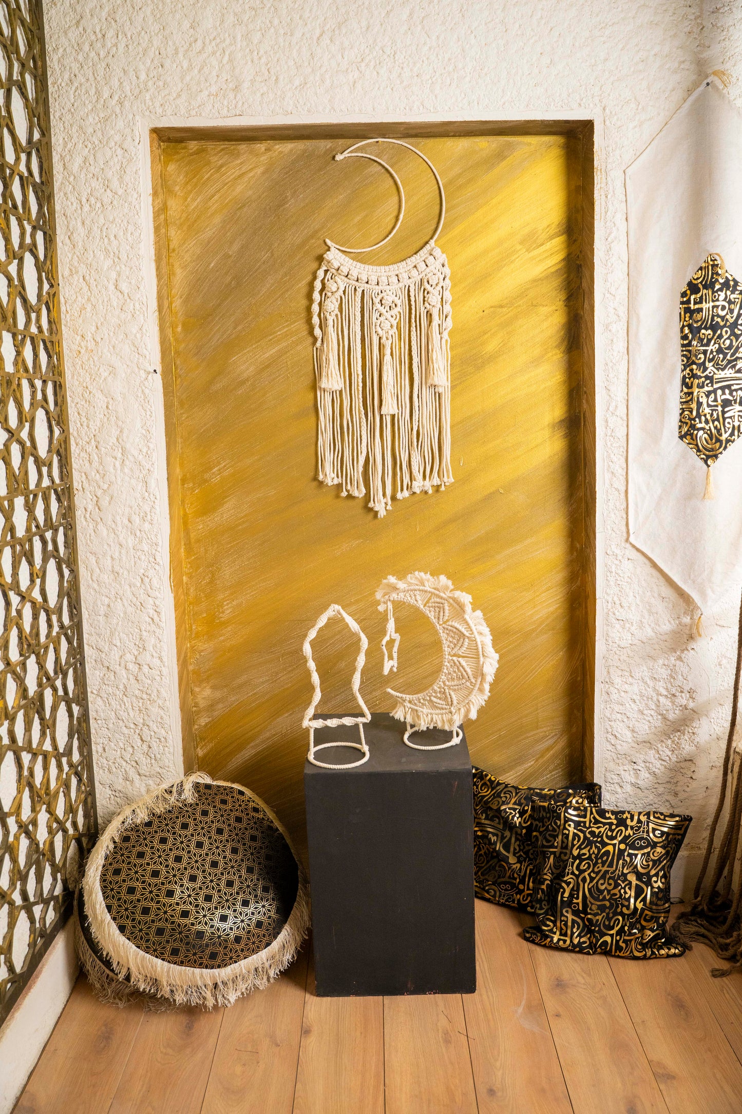 Macrame Moon Wall Hanging 400346