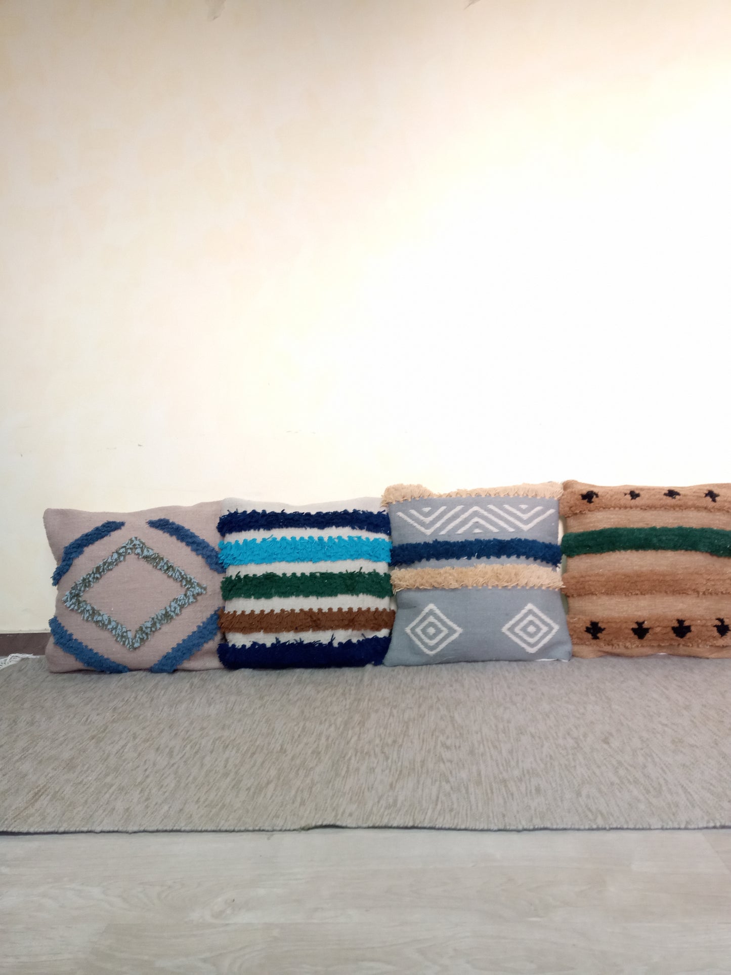 مخدة مصنوعة يدويًا 225