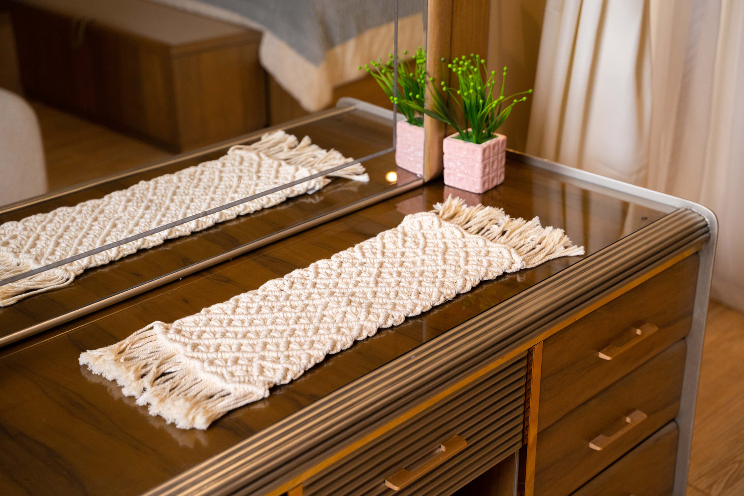 Tablecloth (macrame)