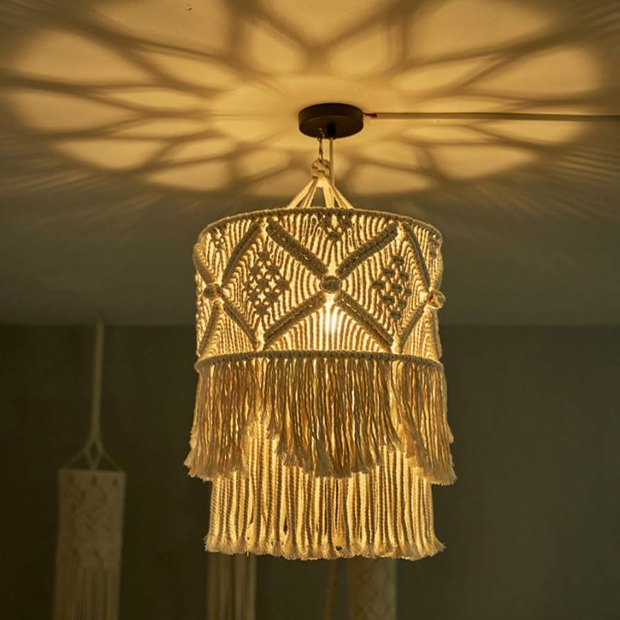 chandelier (macrame)