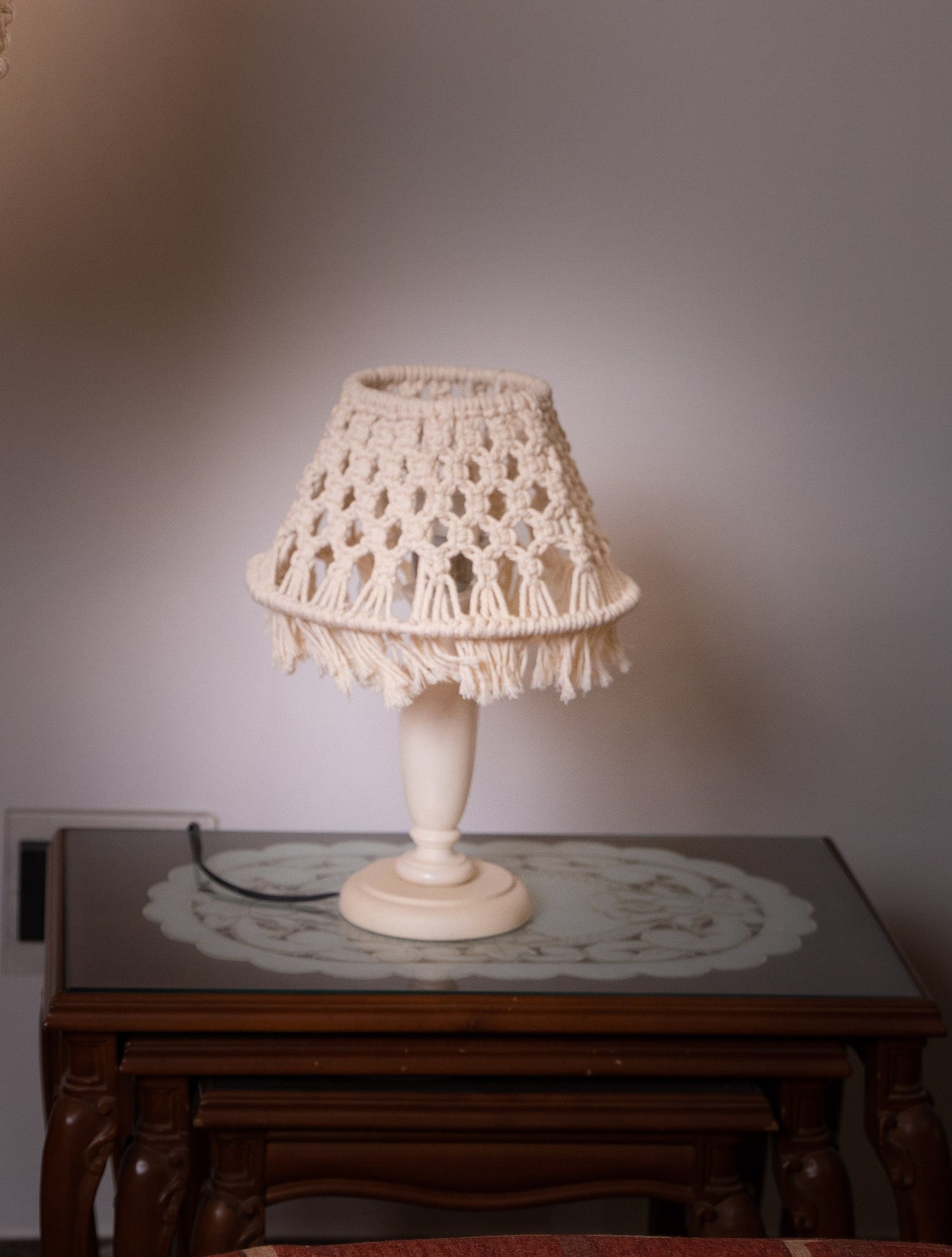 Desk lamp (macrame)