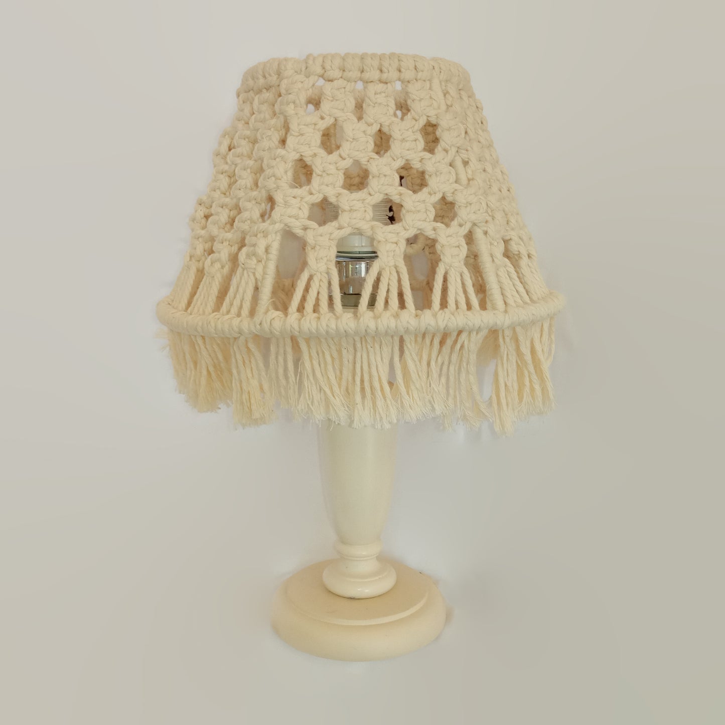 desk lamp 212 (macrame)