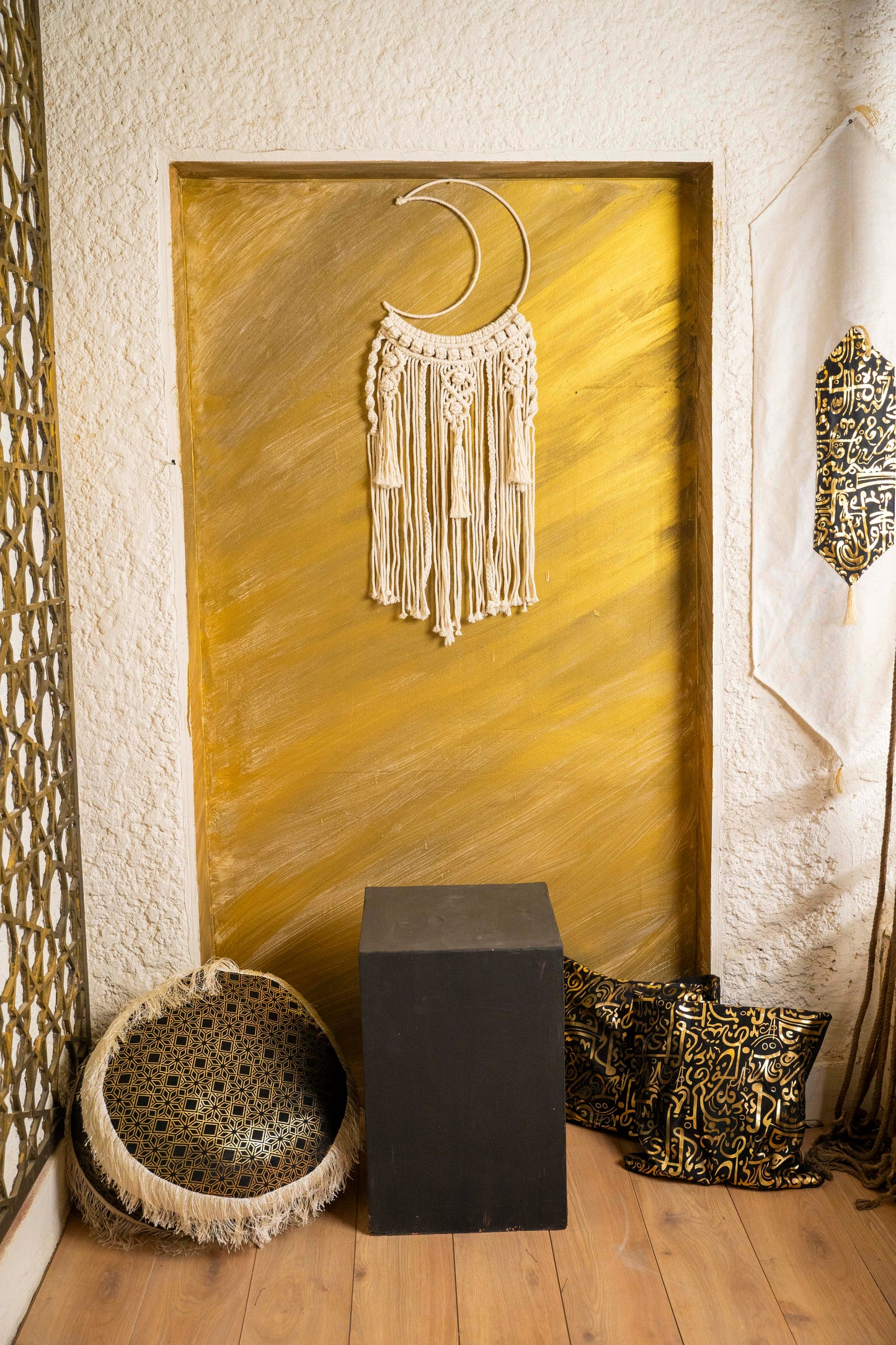 Macrame Moon Wall Hanging 400346